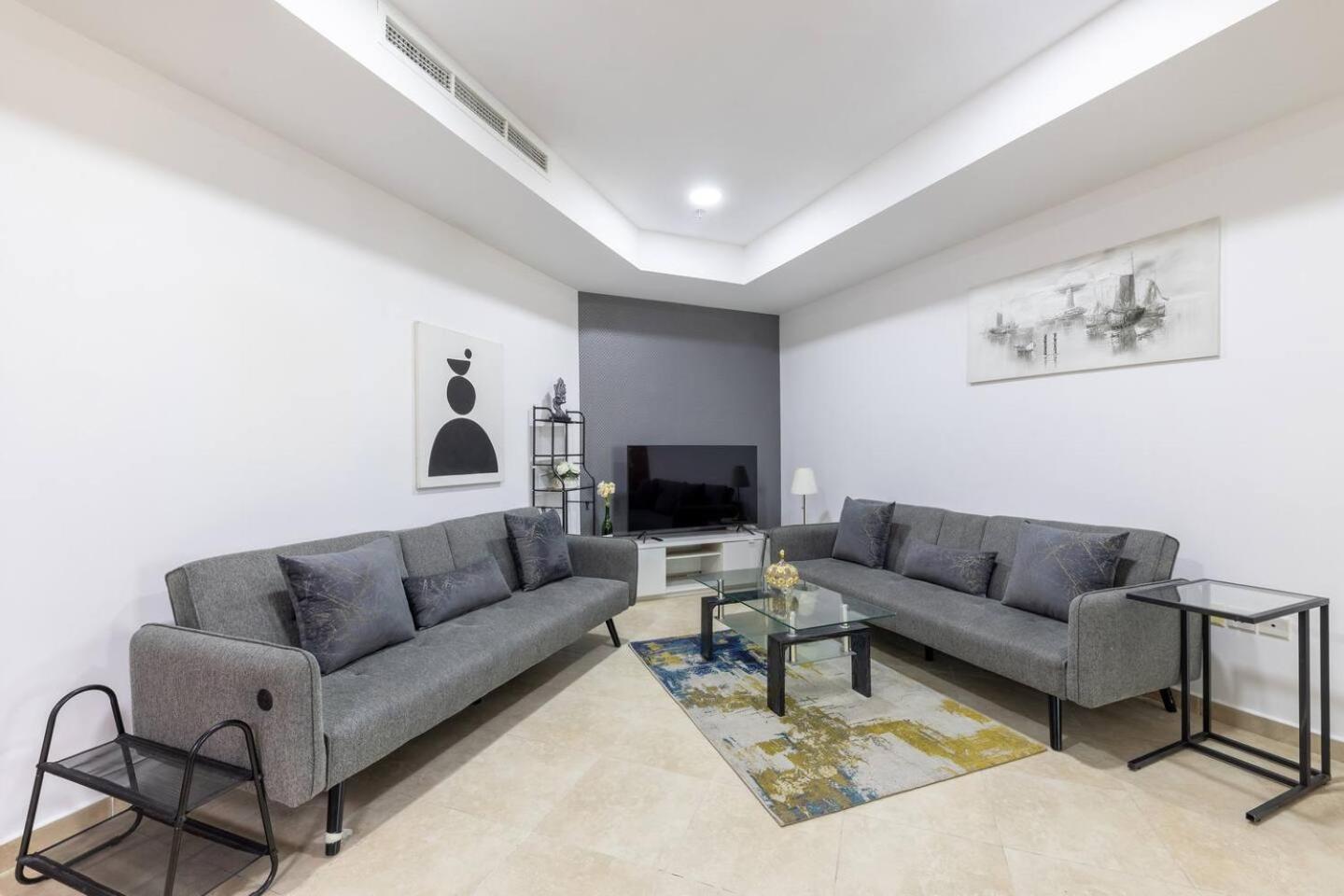 Floor, Jlt A, 8 Mins To Metro Great View Apartment *