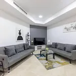 Top Floor, Jlt A, 8 Mins To Metro Great City View