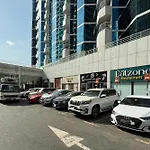 Top Floor, Jlt A, 8 Mins To Metro Great City View