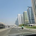 Top Floor, Jlt A, 8 Mins To Metro Great City View