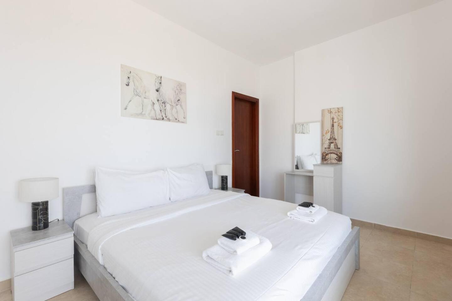 Floor, Jlt A, 8 Mins To Metro Great View * Dubai