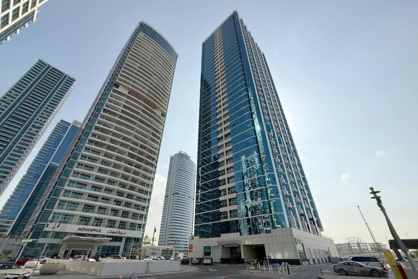 Floor, Jlt A, 8 Mins To Metro Great View Apartment