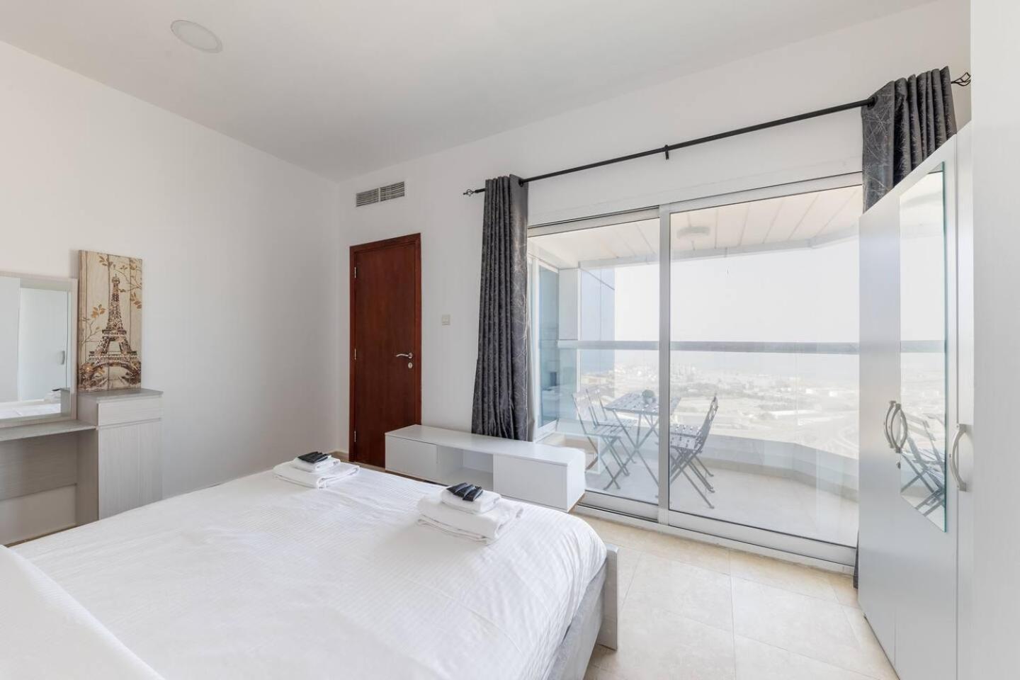 Floor, Jlt A, 8 Mins To Metro Great View Apartment Dubai