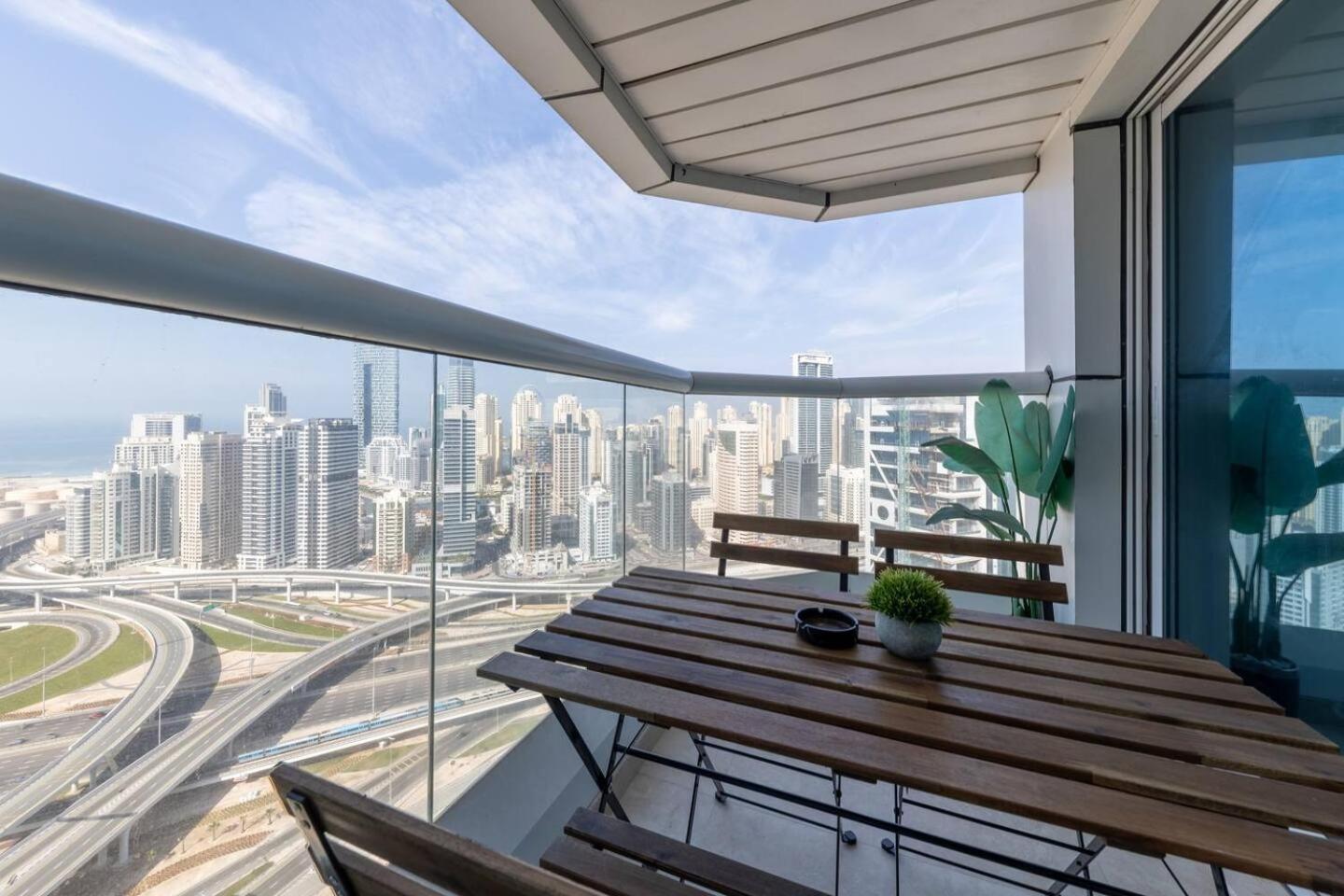 Apartment Floor, Jlt A, 8 Mins To Metro Great View *