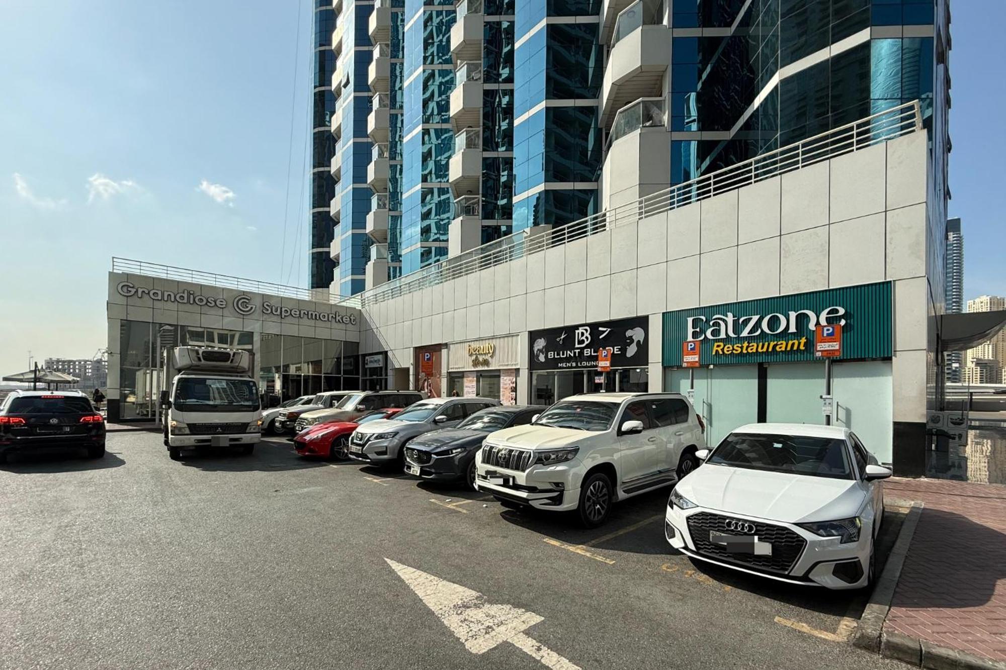 Floor, Jlt A, 8 Mins To Metro Great View *